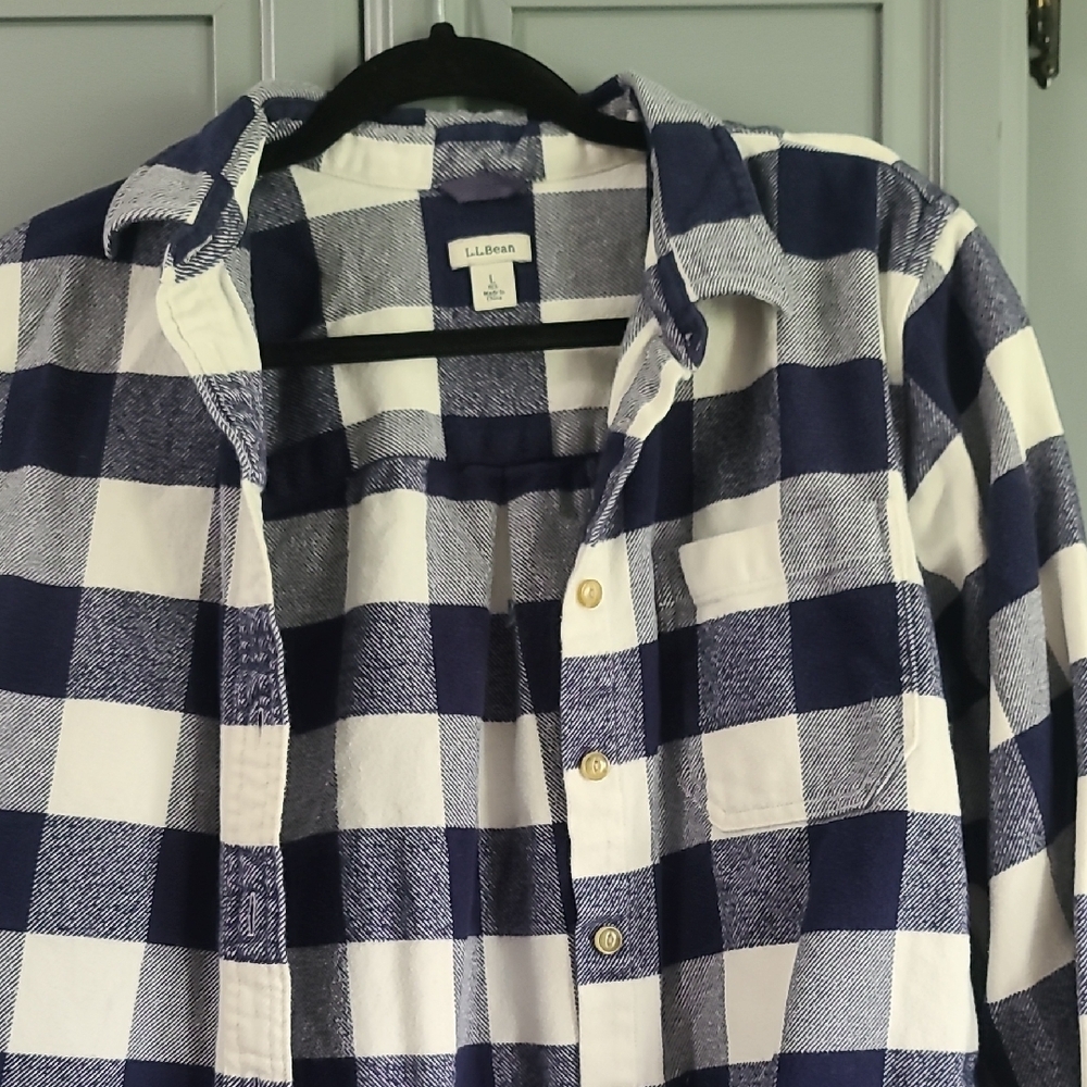 L.L. Bean Blue and White Casual Button Down Shirt